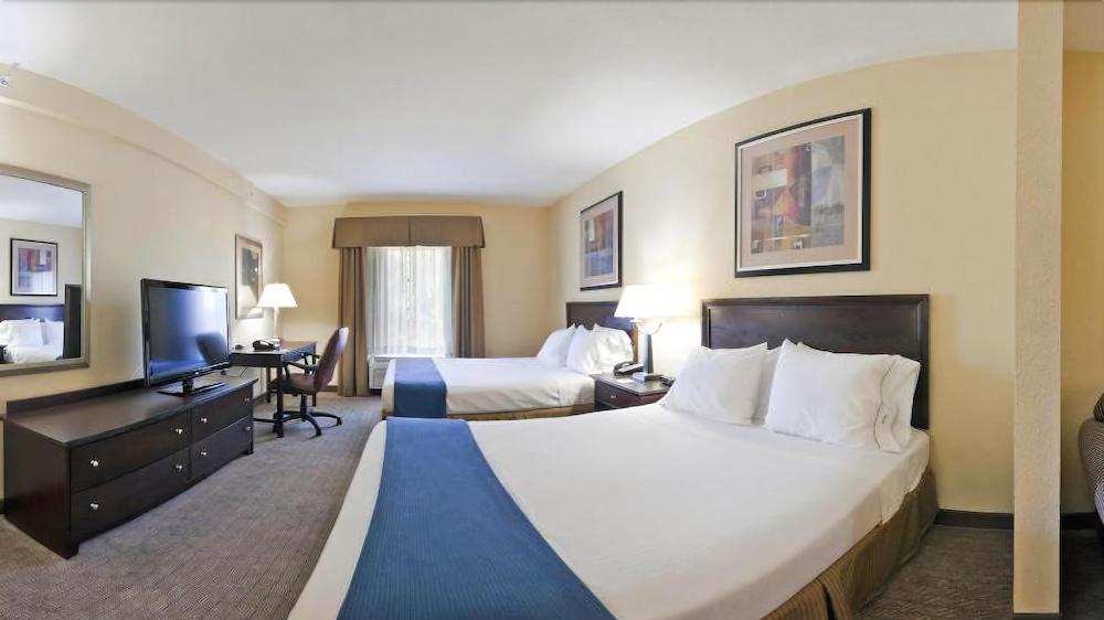 Holiday Inn Express Hotel & Suites Clearwater Us 19 North By Ihg Extérieur photo