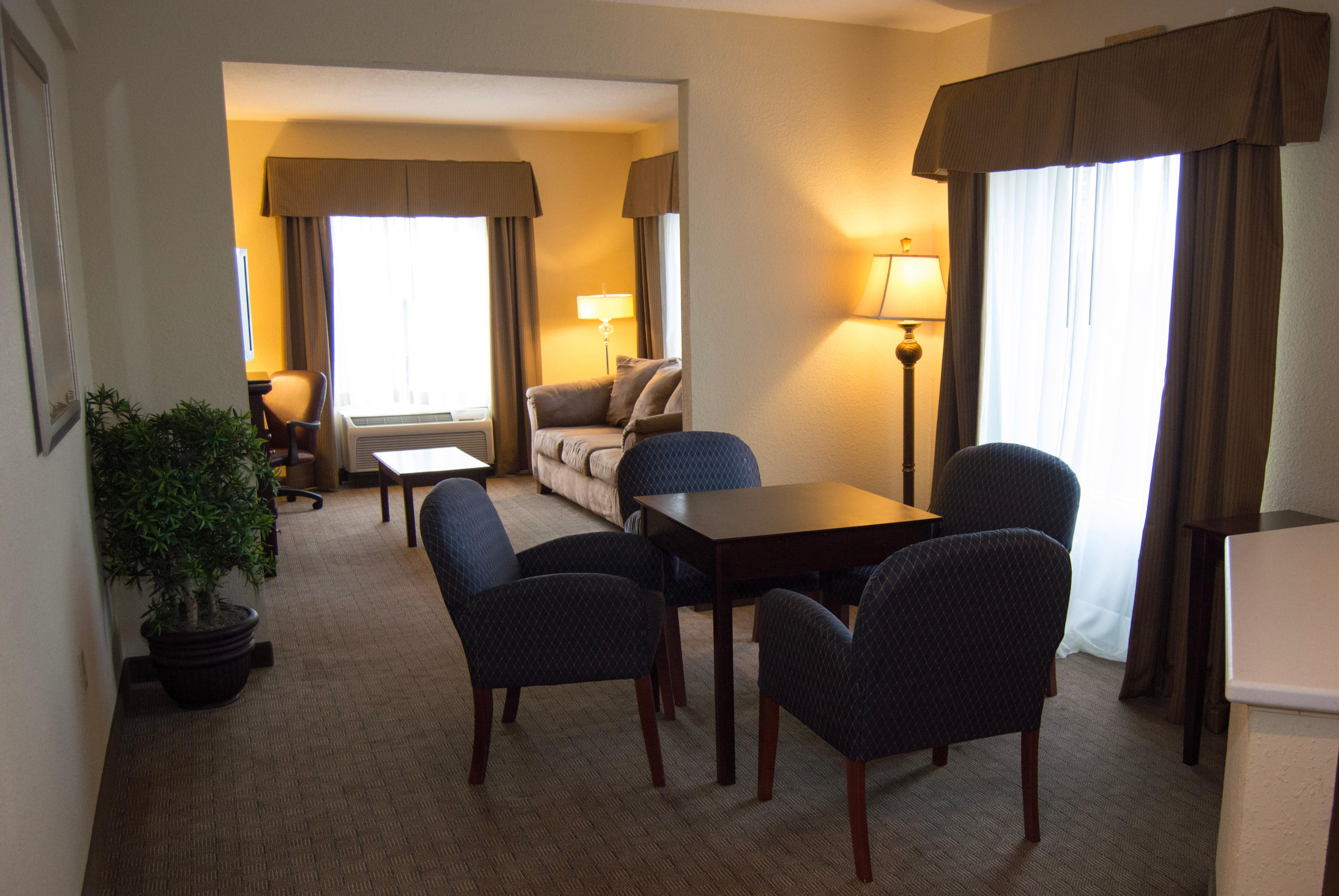 Holiday Inn Express Hotel & Suites Clearwater Us 19 North By Ihg Extérieur photo