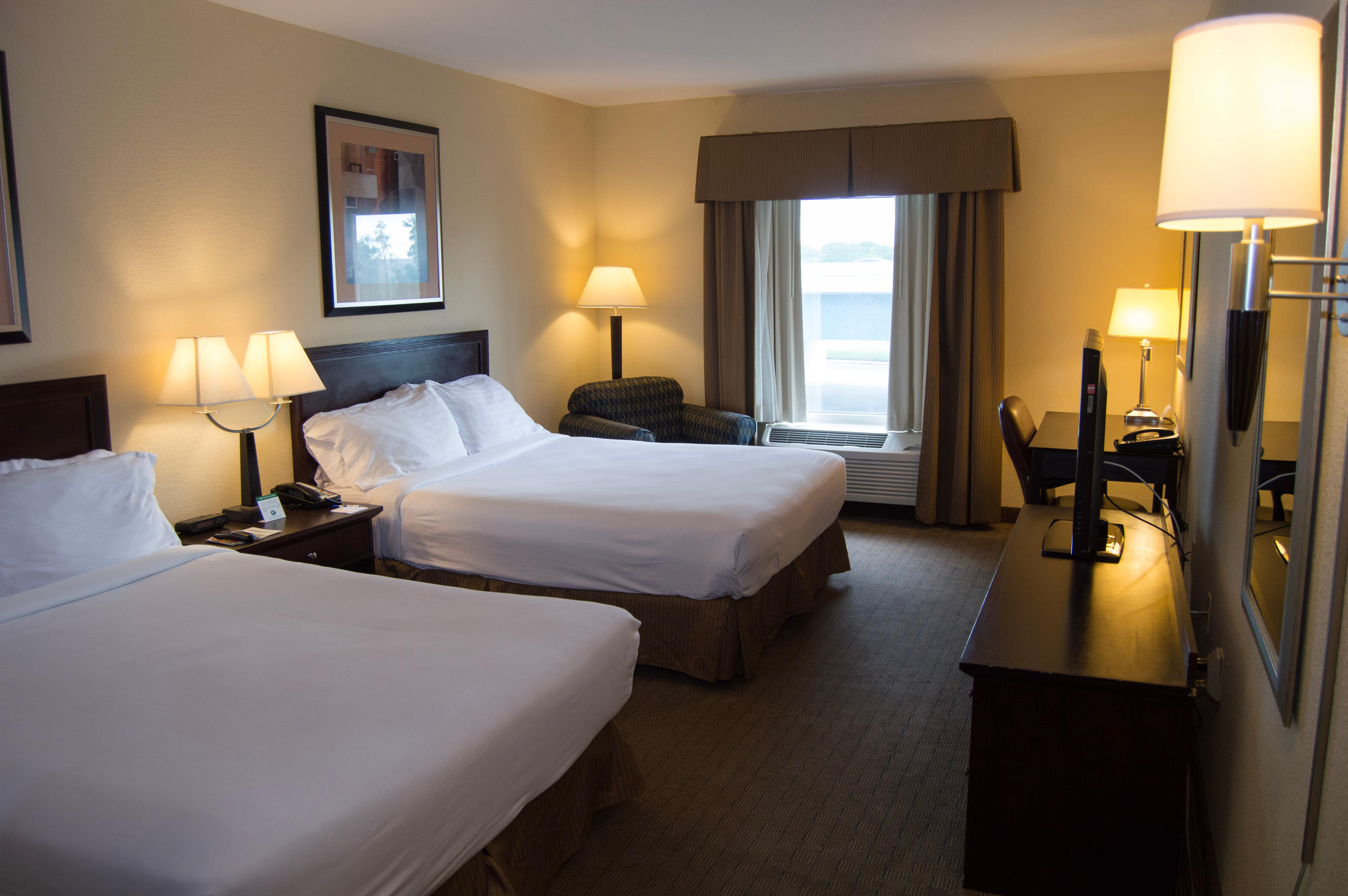 Holiday Inn Express Hotel & Suites Clearwater Us 19 North By Ihg Extérieur photo