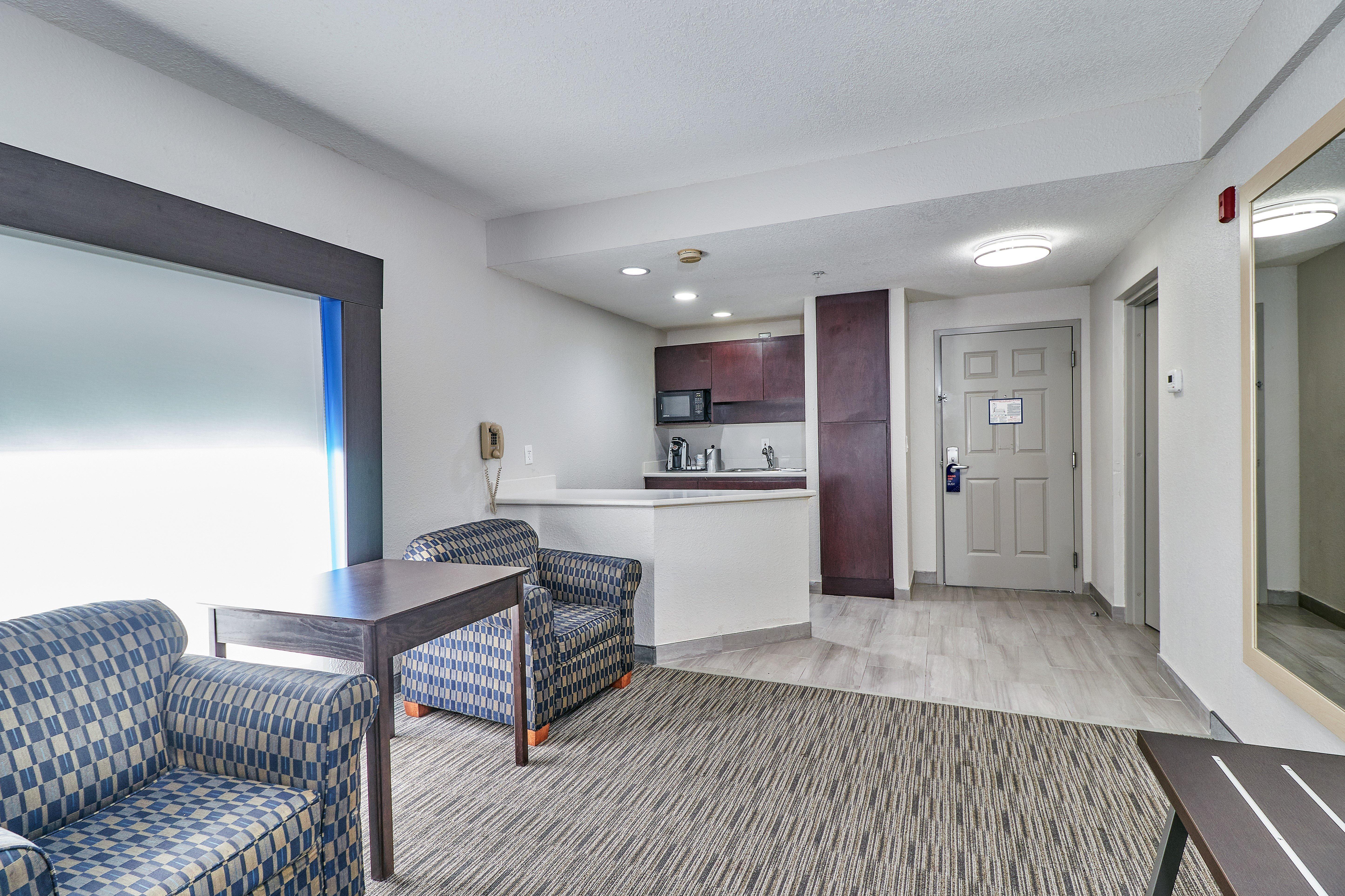 Holiday Inn Express Hotel & Suites Clearwater Us 19 North By Ihg Extérieur photo
