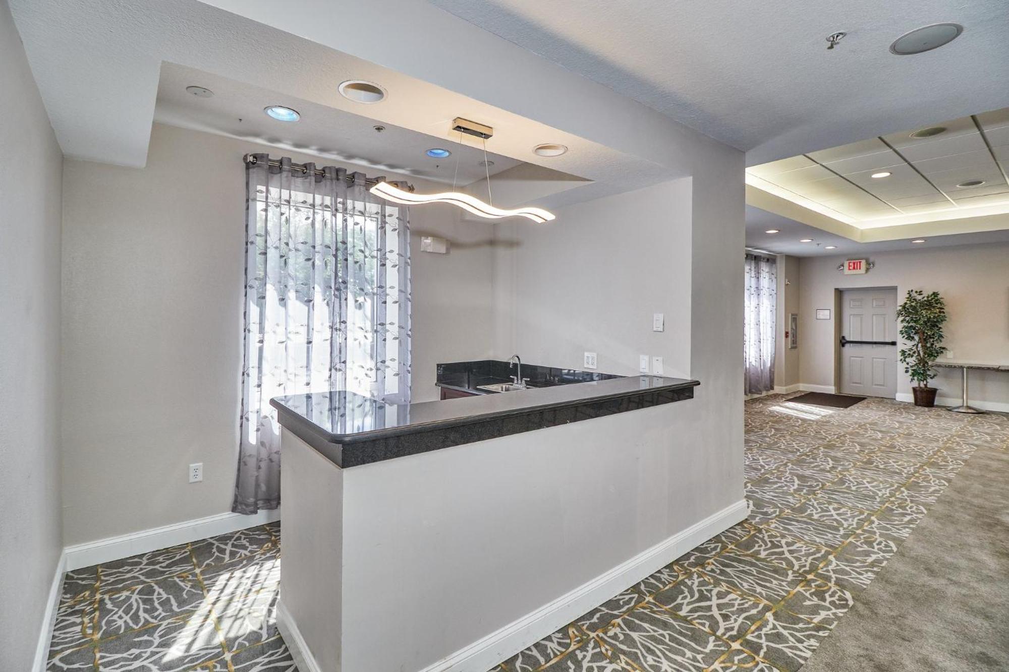 Holiday Inn Express Hotel & Suites Clearwater Us 19 North By Ihg Extérieur photo